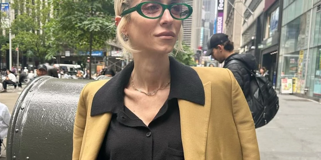 Η Σοφία Καρβέλα με τροφική δηλητηρίαση | Τα τρυφερά στιγμιότυπα με τους γιους της να τη φροντίζουν