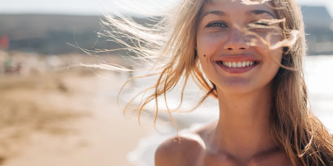 Γιατί το καλοκαίρι το δέρμα μας χρειάζεται περισσότερη βιταμίνη C;