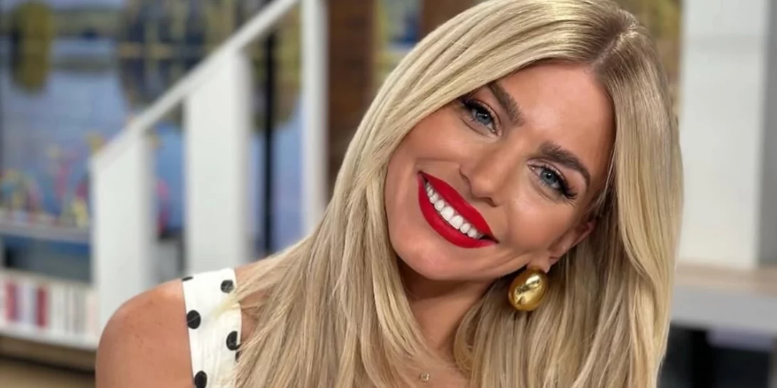 Η Βάλια Χατζηθεοδώρου με το μανικιούρ που αναβαθμίζει το total black look