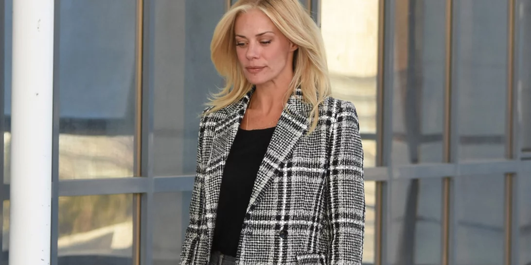 Η Ζέτα Μακρυπούλια είναι η ιέρεια του casual chic | Τα looks της που θα παραμένουν επίκαιρα όσες τάσεις κι αν περάσουν