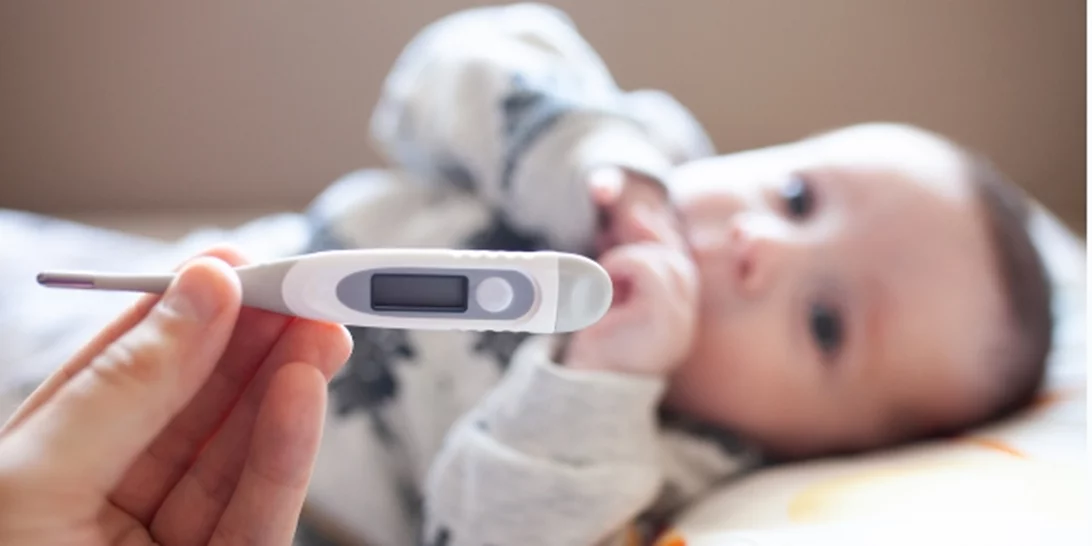 Η φυσιολογική θερμοκρασία του μωρού | Πότε πρέπει να τηλεφωνήσεις στον παιδίατρο;