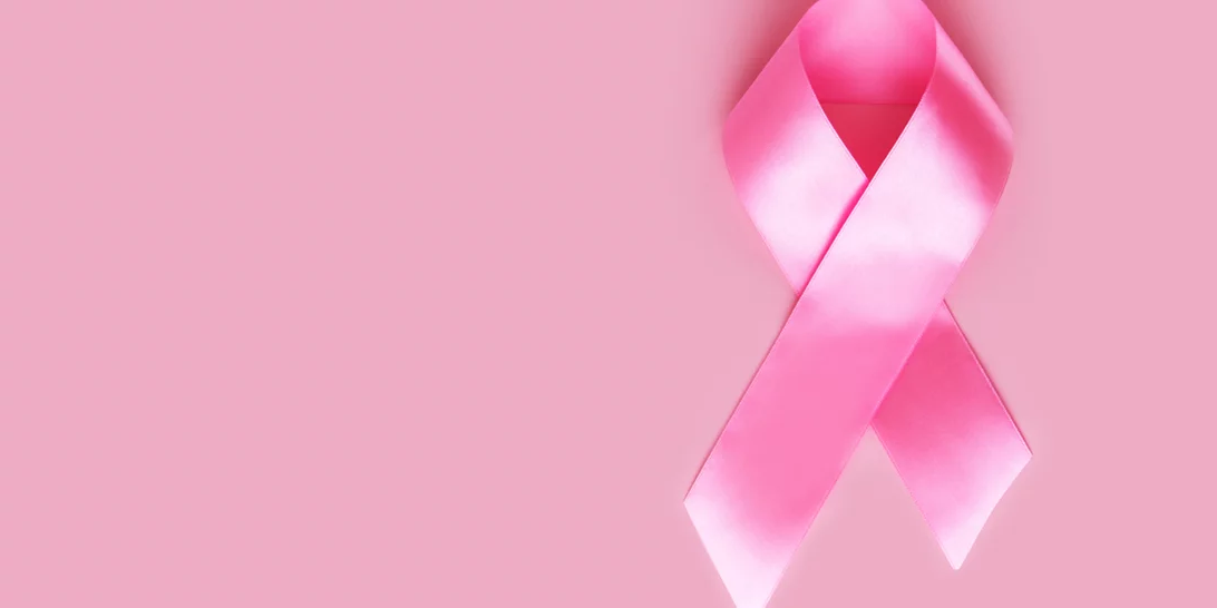 Στα "ροζ" για τον καρκίνο του μαστού το Πανεπιστήμιο Αθηνών, στη μνήμη της Φώφης Γεννηματά (εικόνες)