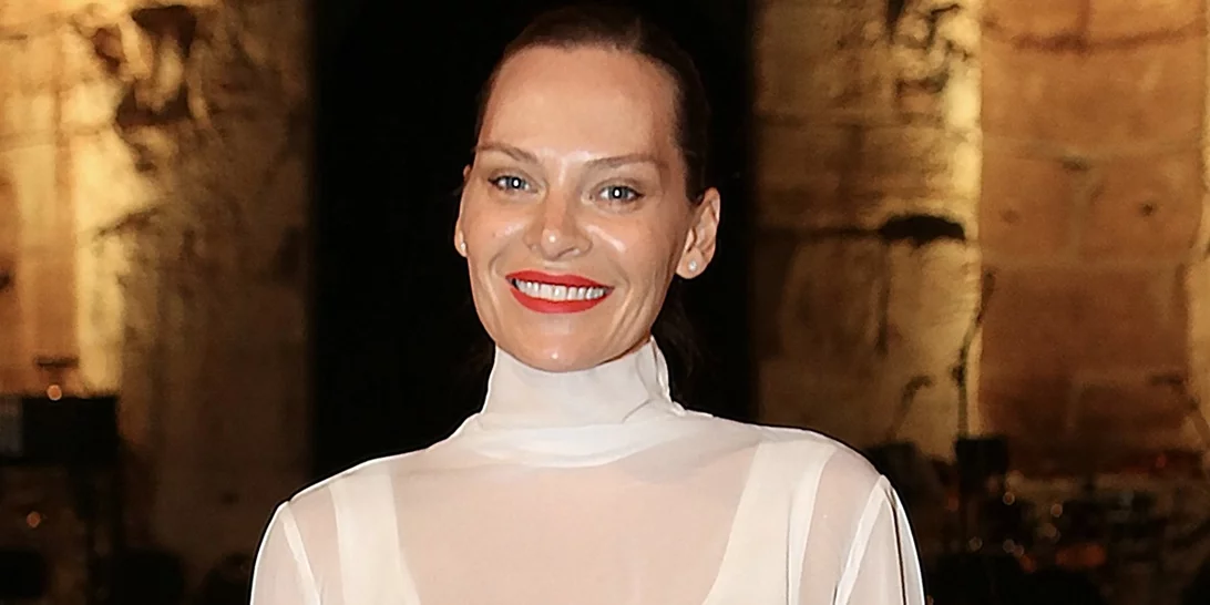 Η Υβόννη Μπόσνιακ δοκίμασε την πιο αμφιλεγόμενη τάση μακιγιάζ όλων των εποχών