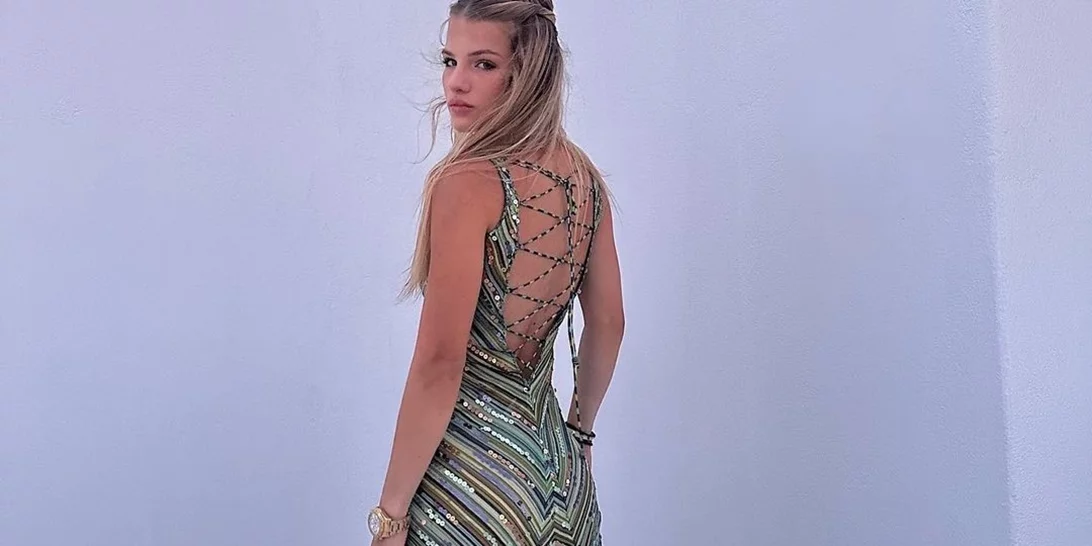 Η Άννα Μαρία Ίβιτς φοράει τιρκουάζ μπικίνι δια χειρός Celia Kritharioti και "μαγεύει" με το αγαλματένιο της σώμα