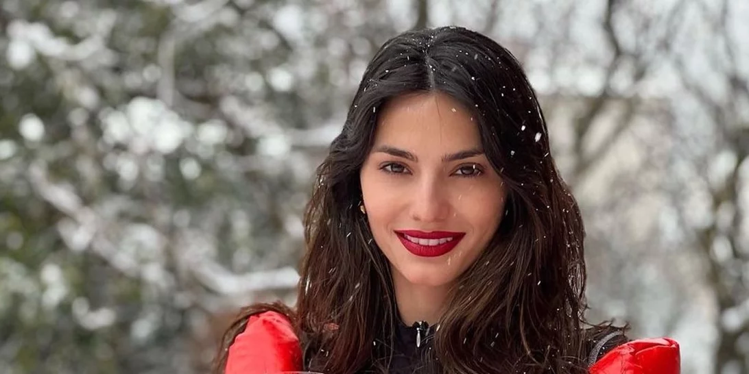 The Snow Queen | Η Ηλιάνα Παπαγεωργίου με το χρώμα κραγιόν που λατρεύουν οι Γαλλίδες τον χειμώνα