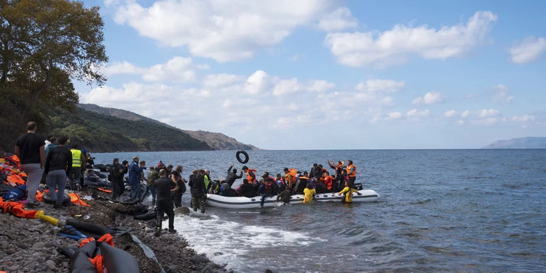 Σε πλήρη εξέλιξη οι έρευνες για το ναυάγιο στην Πύλο - Συγγενείς επιβαινόντων στο αλιευτικό σκάφος αναζητούν τους δικούς τους