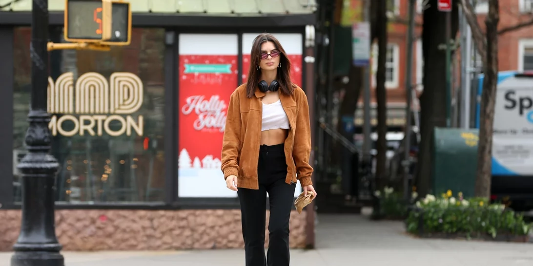 Το suede τζάκετ είναι αυτό που επιλέγουν φέτος οι cool fashionistas