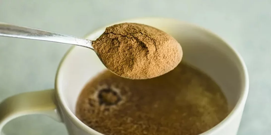 Έχει δίκιο το TikTok; Μπορεί η προσθήκη κανέλας στον καφέ να σε βοηθήσει να κάψεις λίπος;