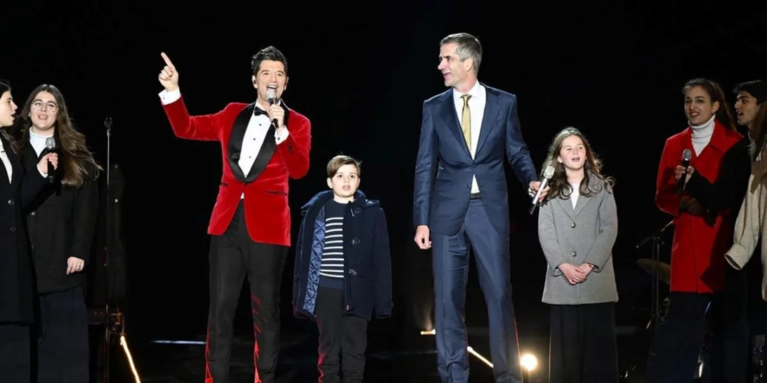 Πρωτοχρονιά 2022 | Οι στιγμές που ξεχώρισαν από τη λαμπερή συναυλία του Σάκη Ρουβά στον Λυκαβηττό