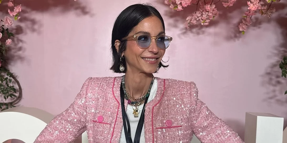 Η Σοφία Καρβέλα με ξυρισμένα μαλλιά δια χειρός του γιου της