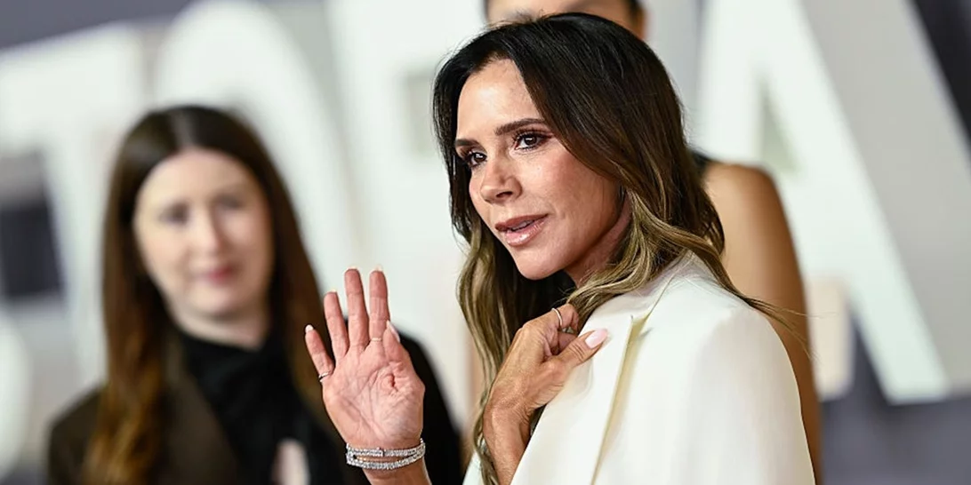 Ο Έλληνας καλεσμένος που επιβεβαίωσε τον "απρεπή χορό" της Victoria Beckham στον γάμο του Brooklyn