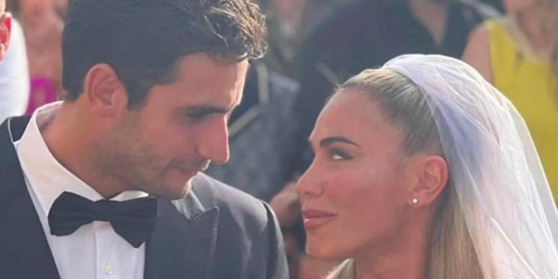 Παντρεύτηκαν οι Konnie Μεταξά και Μάριος Καπότσης | Φωτογραφίες και βίντεο από τον γάμο τους στα Χανιά