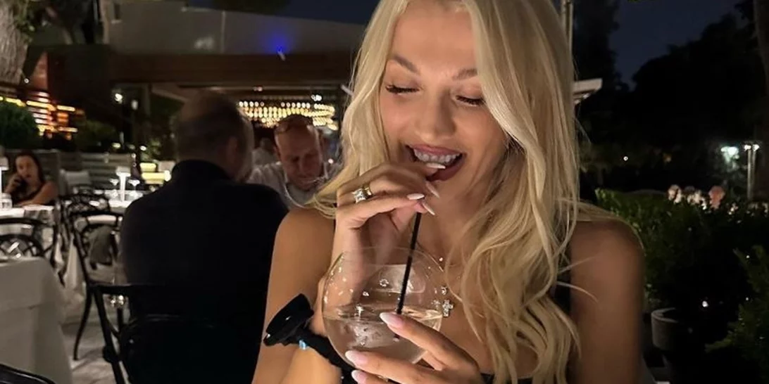 Η Κωνσταντίνα Σπυροπούλου στο Μόντε Κάρλο | Τα glitter items που επέλεξε σε βραδινή έξοδο