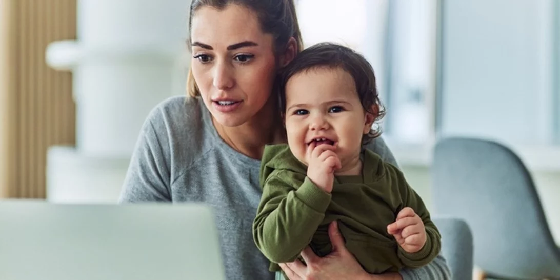 Δουλεύεις και είσαι γονιός; Πώς να βρεις την ισορροπία χωρίς να εξαντληθείς