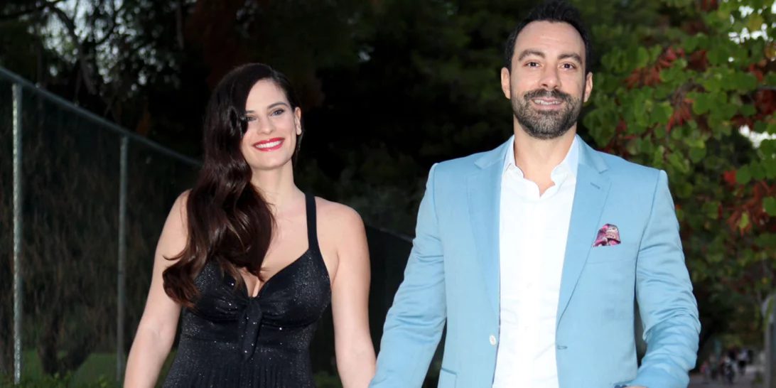 Χριστίνα Μπόμπα & Σάκης Τανιμανίδης | Φθινοπωρινός περίπατος με τα δίδυμα κορίτσια τους