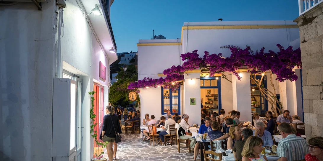 Αυτά είναι τα νέα μέτρα | Τι ισχύει από 3 Ιανουαρίου για εστίαση, μπαρ και τηλεργασία