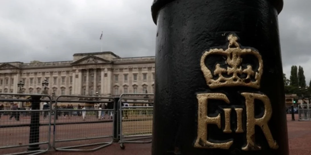 Απογοητευμένοι οι τουρίστες στο Μπάκιγχαμ από τη ψεύτικη διαφήμιση που δημιουργήθηκε μέσω Τεχνητής Νοημοσύνης