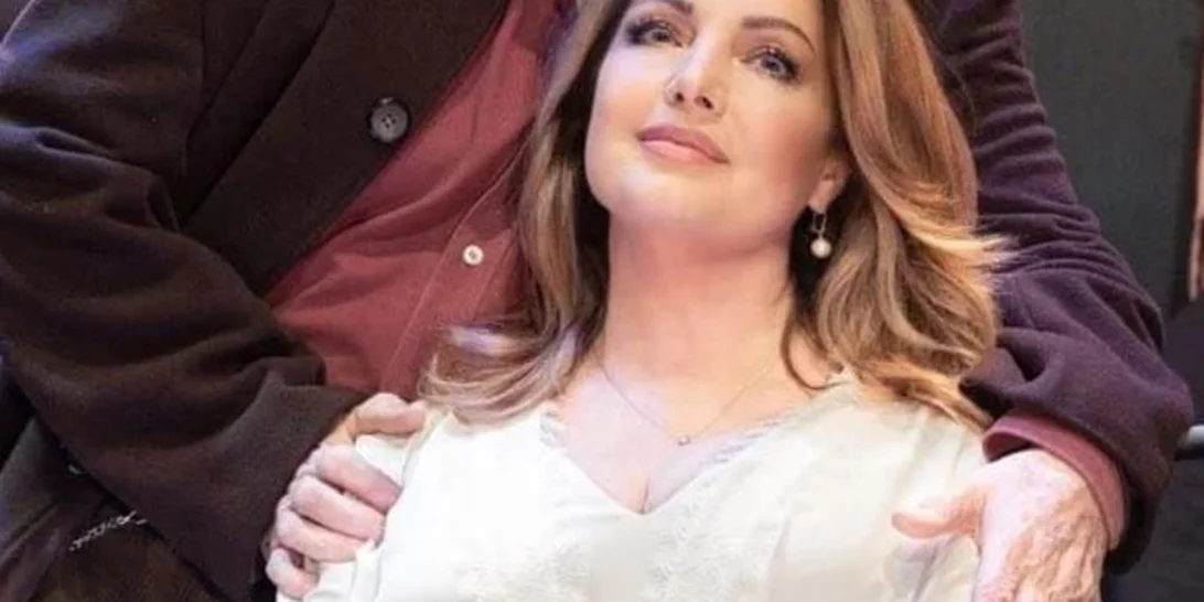 Η Άντζελα Γκερέκου στο Μέγαρο Μουσικής | Το βραδινό make up look της