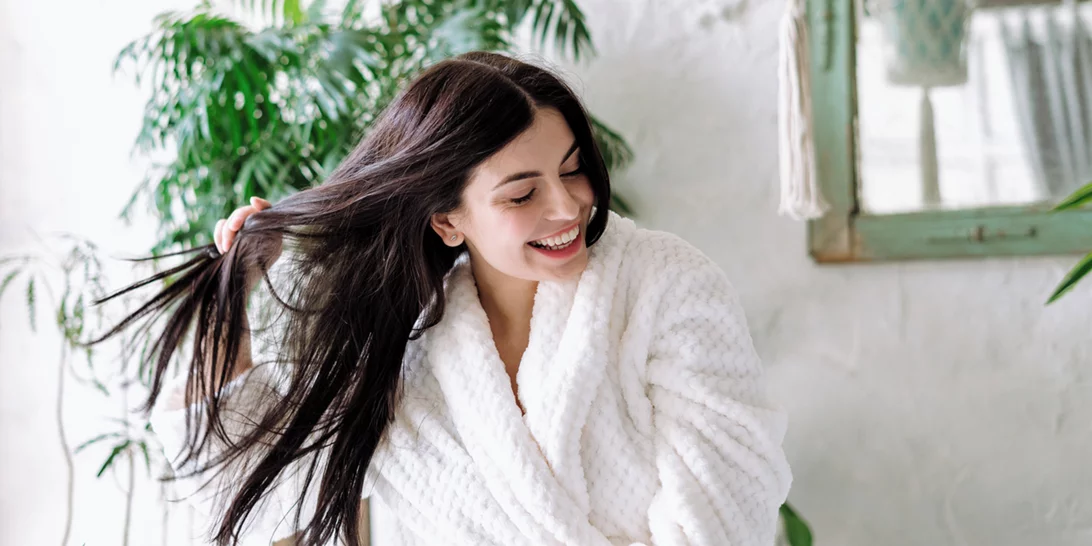 Αυτή είναι η αγαπημένη μας θεραπεία για λεία, λαμπερά μαλλιά