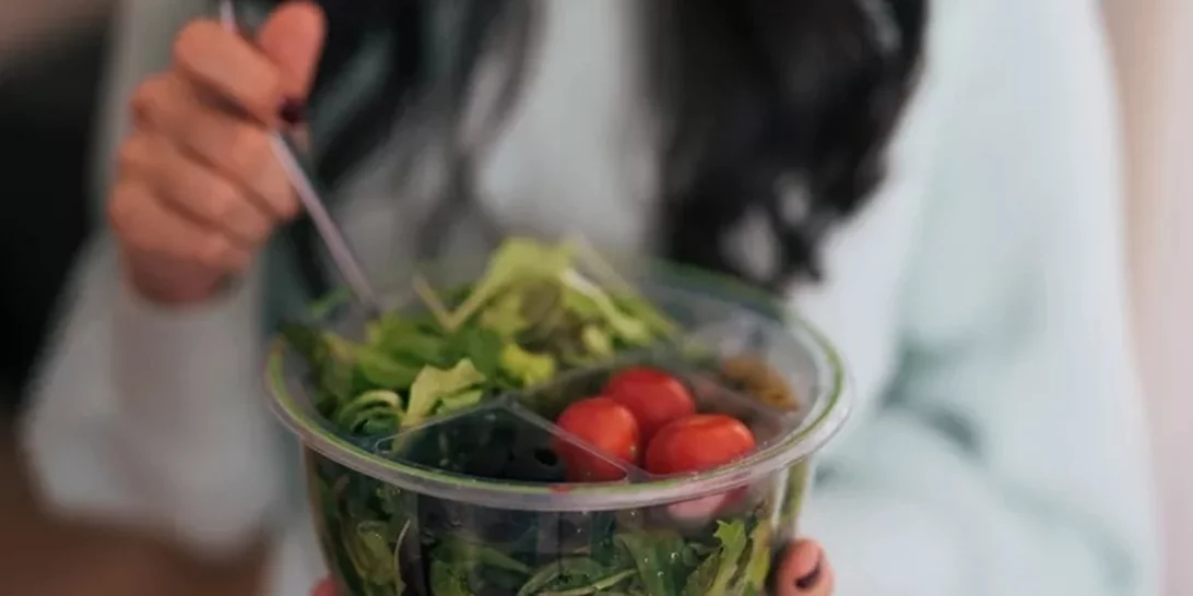 Γιατί δε λειτουργεί η διαλειμματική νηστεία; 7 λόγοι που παχαίνεις αντί να χάνεις βάρος