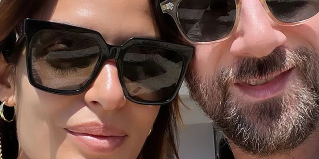 Tόνια Σωτηροπούλου | Ποζάρει με τον Κωστή Μαραβέγια και του ζητάει αυτόγραφο