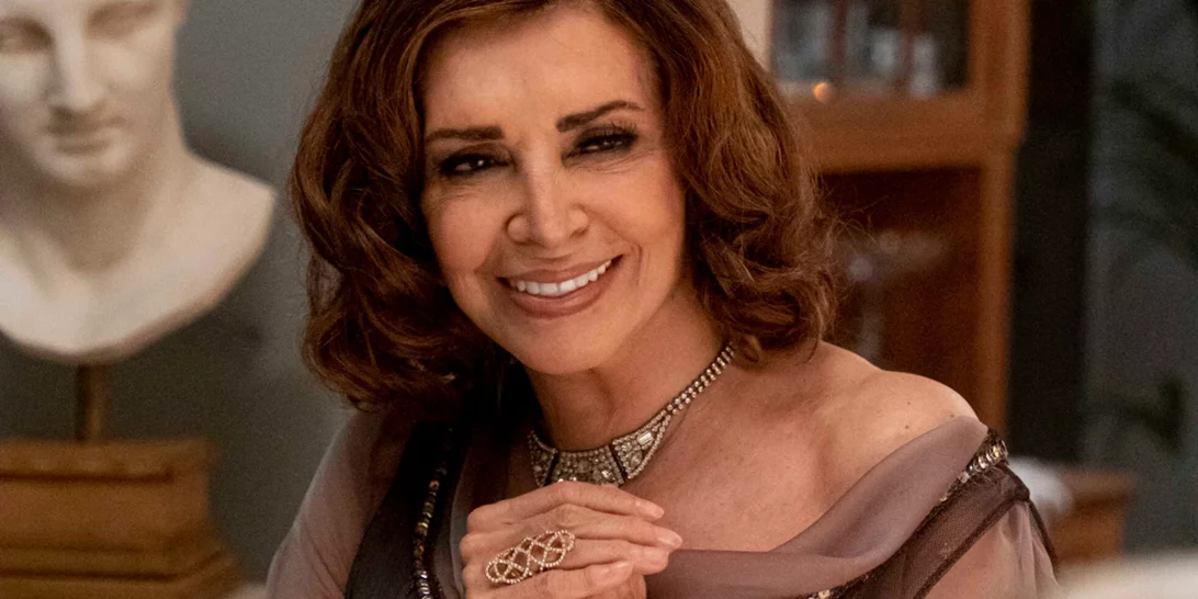 Η Μιμή Ντενίση μάς δείχνει το αγαπημένο της καλοκαιρινό αξεσουάρ που δεν είναι δημοφιλές ανάμεσα στις Ελληνίδες