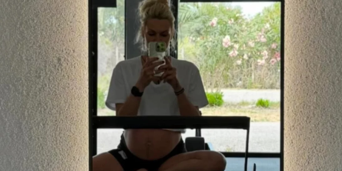 Βίκυ Κάβουρα | Μας δείχνει το κορμί της δύο εβδομάδες μετά τη γέννα