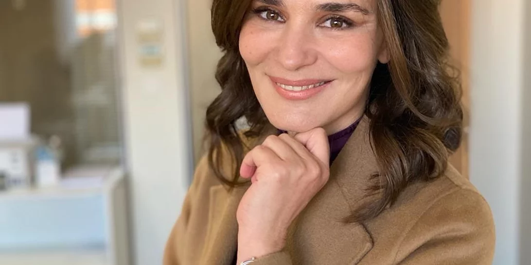 Μαρία Ναυπλιώτου | Αυτή την haircut τεχνική ζητά στο κομμωτήριο για όγκο και κίνηση στα μαλλιά της