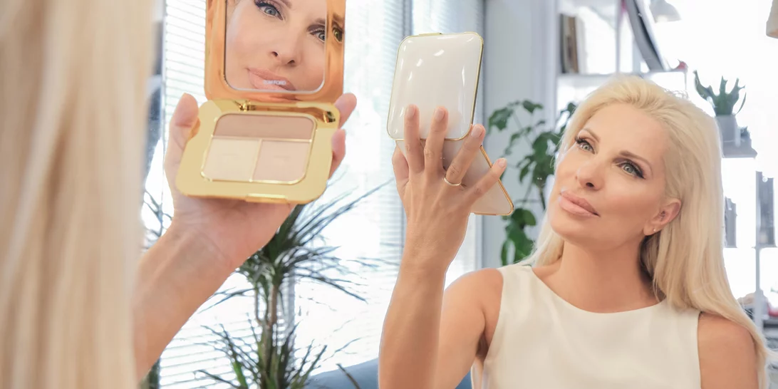 Υπέροχη | Η Ελένη Μενεγάκη φωτογραφίζεται χωρίς ίχνος μακιγιάζ λίγες ημέρες πριν γίνει 52 ετών