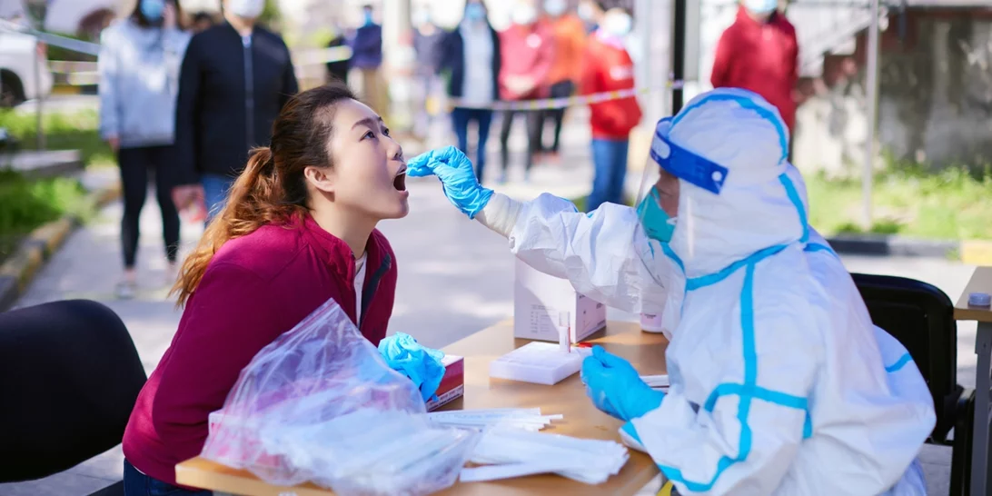 Κίνα | Εξέγερση κατά της πολιτικής "κρούσματα μηδέν" - Ξεσηκωμός στην Ουχάν - ''Δεν είναι ζωή αυτή'' [εικόνες, βίντεο]