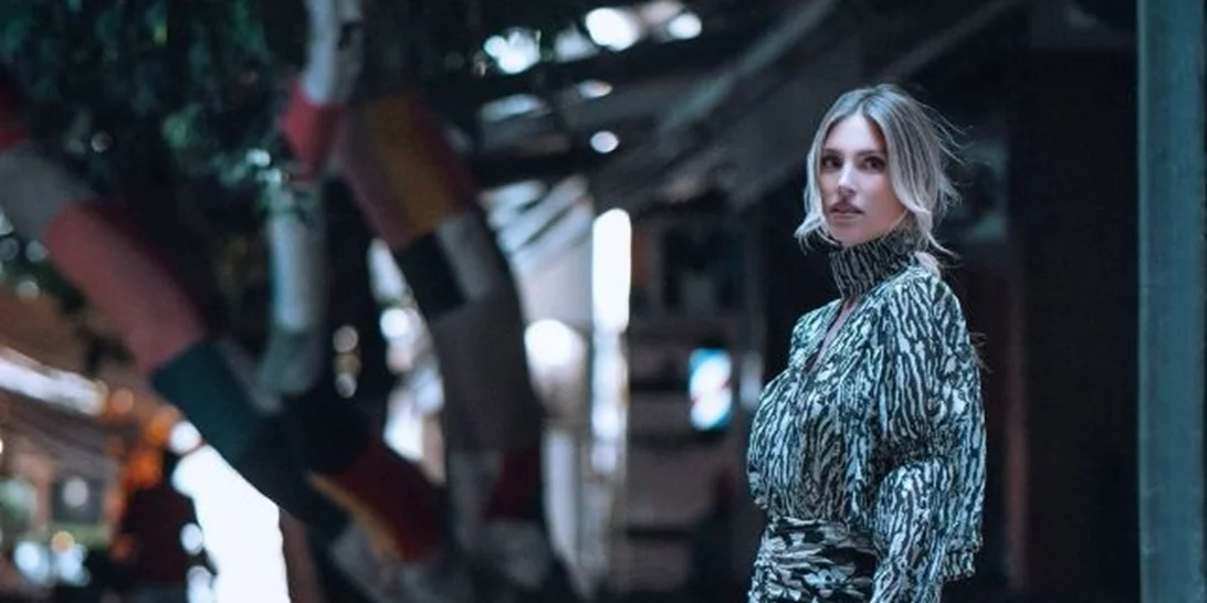 Βραδινή έξοδος για την Αθηνά Οικονομάκου με το "date" της