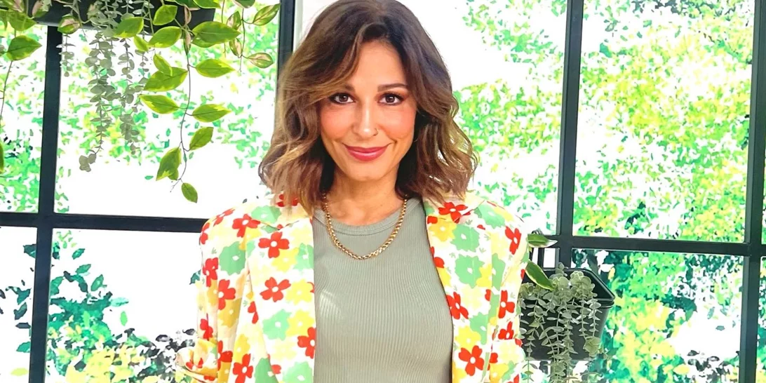 Η Κατερίνα Παπουτσάκη με το ολόσωμο μαγιό που αγαπούν τα surfer girls