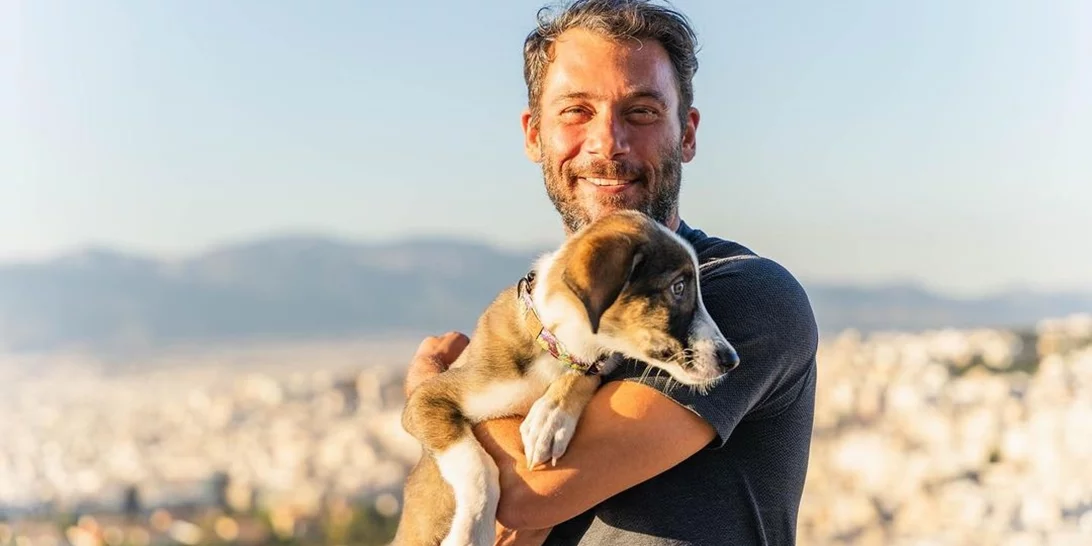 Αντίνοος Αλμπάνης | Τι φτιάχνει τη διάθεση στον γοητευτικό ηθοποιό;