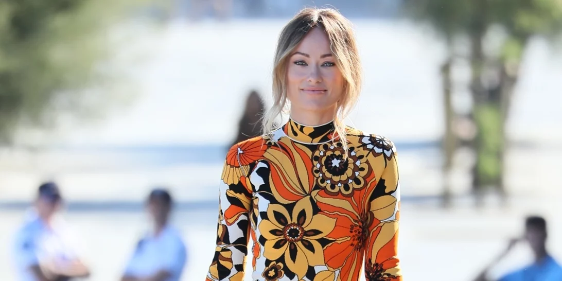 6 στιλιστικά μυστικά για να προσθέσεις τα florals στις φθινοπωρινές εμφανίσεις σου