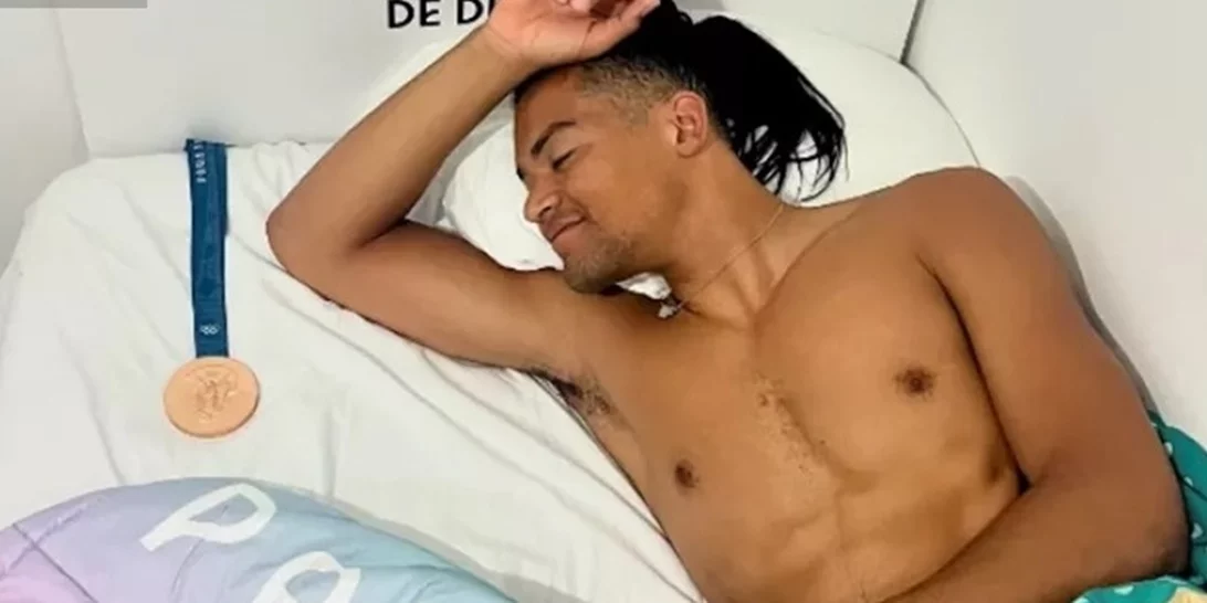 Ο Εμμανουήλ Καραλής κοιμήθηκε αγκαλιά με το... μετάλλιο του