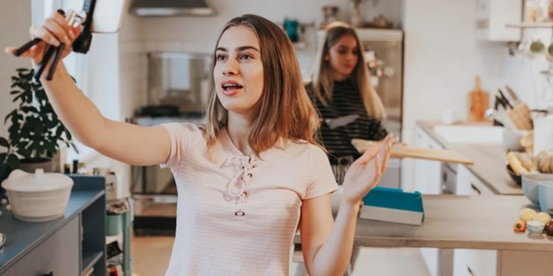 "Δεν επιτρέπω στα παιδιά μου να κοιμούνται σε σπίτια φίλων τους" | Το βίντεο στο TikTok που συγκέντρωσε πάνω από 8 εκατομμύρια views