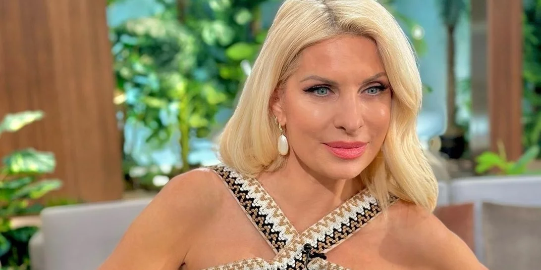 Ελένη Μενεγάκη | Βρήκαμε ακριβώς ποιο κραγιόν φοράει κάθε μέρα