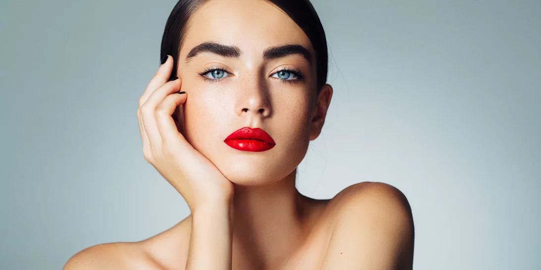 8 μάσκαρα που μας χάρισαν τις πιο εντυπωσιακές βλεφαρίδες | Δεν κοστίζουν πάνω από 15 ευρώ