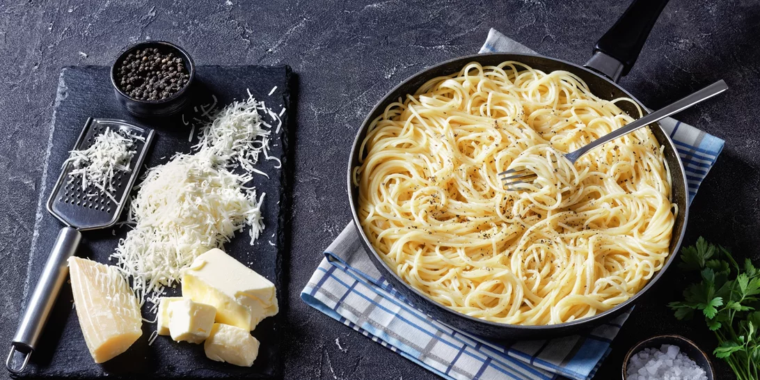 Η αυθεντική ιταλική μακαρονάδα cacio e pepe | Έτοιμη σε 10 λεπτά