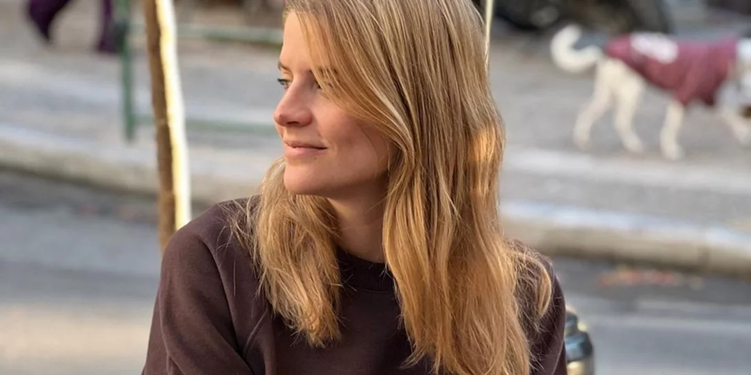 Η Δανάη Μιχαλάκη σε σπάνιο κλικ μέσα από το σπίτι της