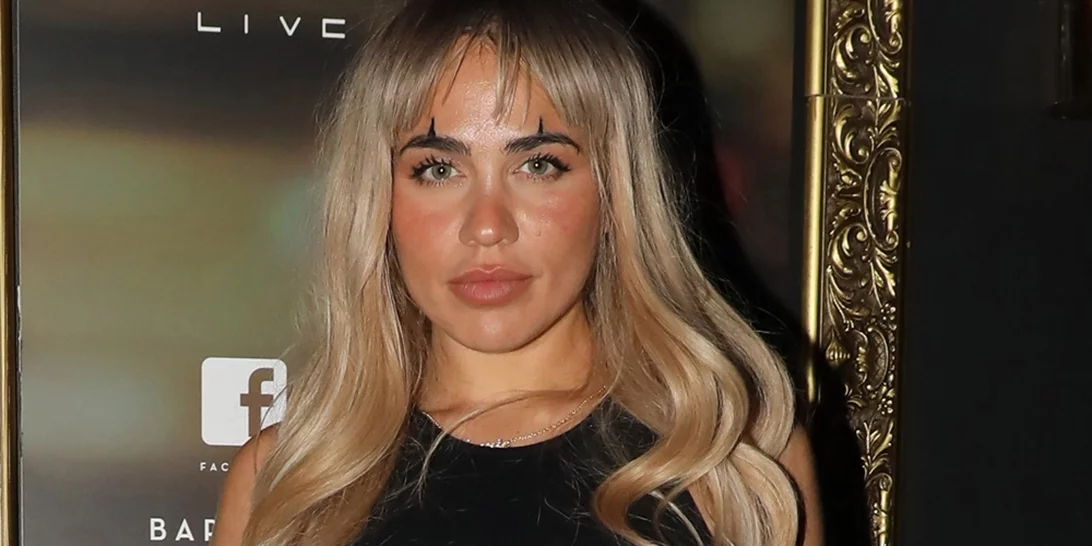 Κόνι Μεταξά | Στόλισε τέσσερα χριστουγεννιάτικα δέντρα