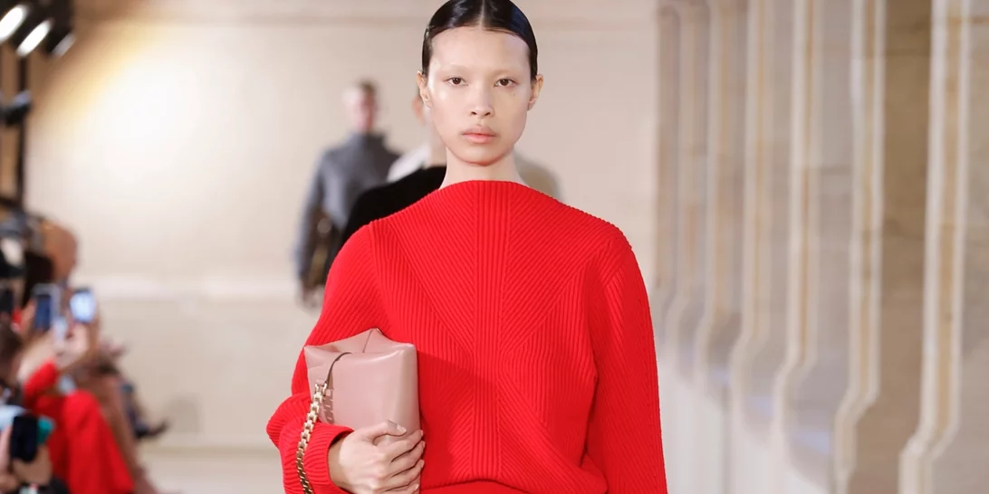 Tomato Girl | Η νέα τάση του φθινοπώρου που θα βλέπουμε παντού τους επόμενους μήνες