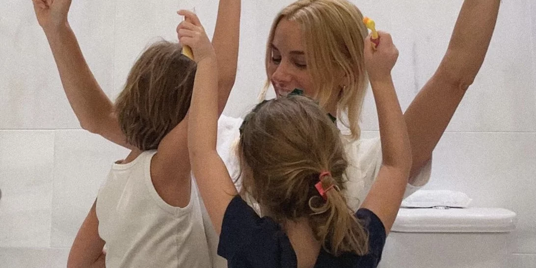 Δούκισσα Νομικού | Η υπέροχη φωτογραφία αγκαλιά με τα παιδιά της, Σάββα και Αναστασία, λίγο πριν κοιμηθούν