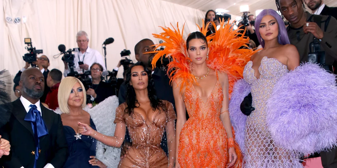 Ξεχάστε τις Kardashian και τις Jenner | 5 γυναίκες celebrities που θα έπρεπε να είναι τα πραγματικά πρότυπα για όλες τις 20αρες