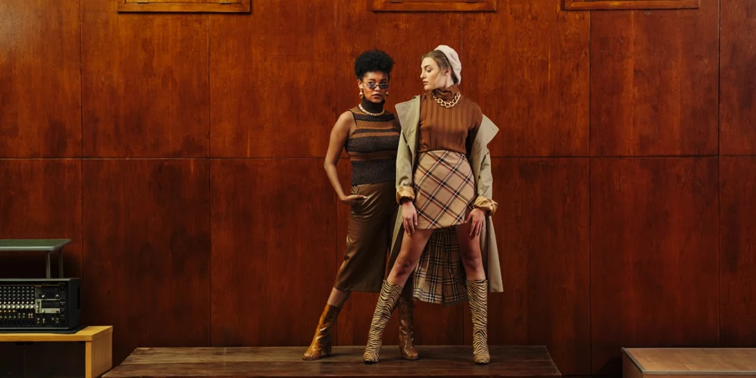 Είσαι έτοιμη για ψώνια; | Εδώ θα βρεις τα πιο hot ρούχα και αξεσουάρ που θα σε κρατήσουν on budget