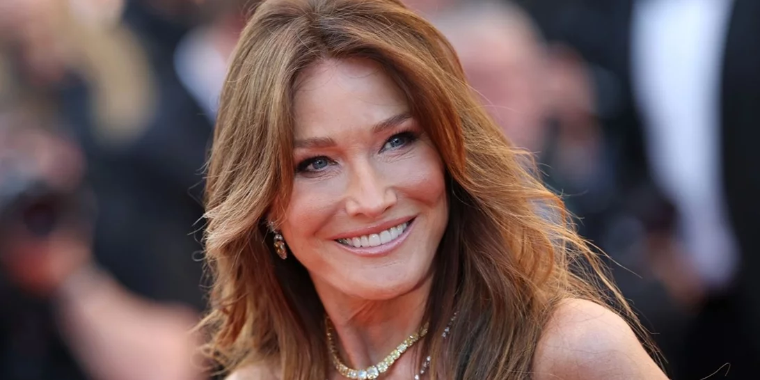 Paris Eiffel Jumping | Απούσα η Αθηνά Ωνάση αλλά παρούσα η Carla Bruni στις επιδείξεις