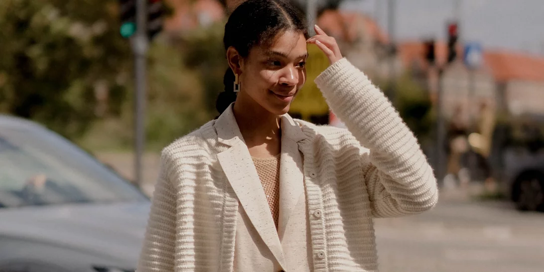 Οι chic ζακέτες από τη Zara που θα φορέσεις άνετα και ως top