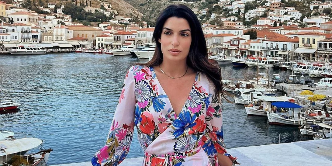 Η Τόνια Σωτηροπούλου φόρεσε το μαγιό που θα αναδείξει το -μελλοντικό- μαύρισμά σου