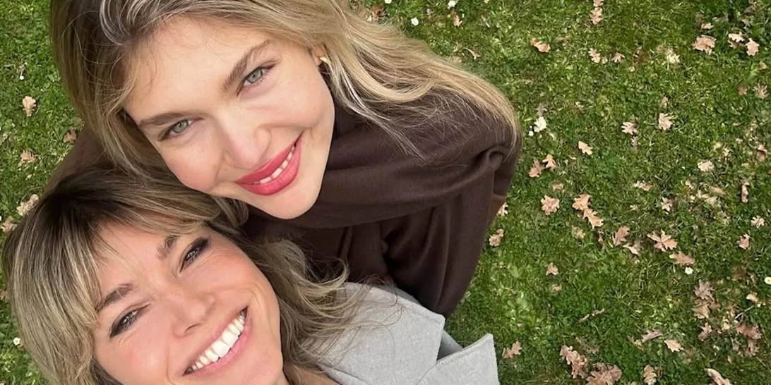 "Σαν αδερφές" | Η matchy matchy εμφάνιση της Κλέλιας Ανδριολάτου με τη Βάσια Κωσταρά