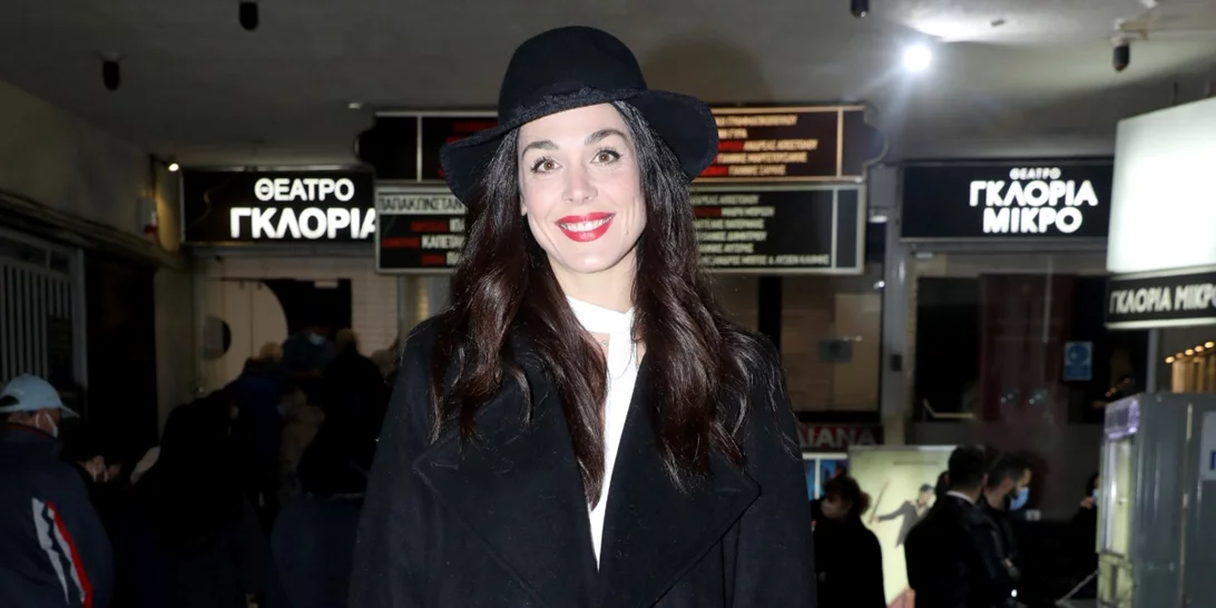 Η σπάνια εμφάνιση της Ιωάννας Τριανταφυλλίδου θα σε πείσει πως τα κοστούμια δεν είναι καθόλου βαρετά